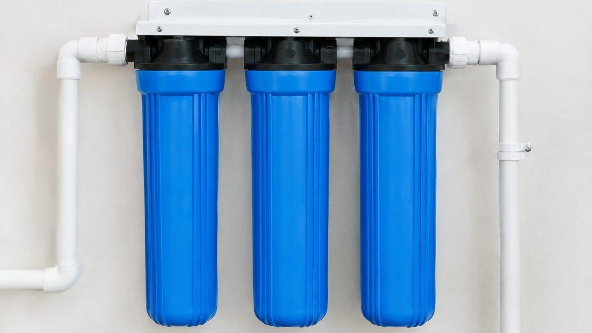 Sistem filter air multi tahap untuk seluruh rumah