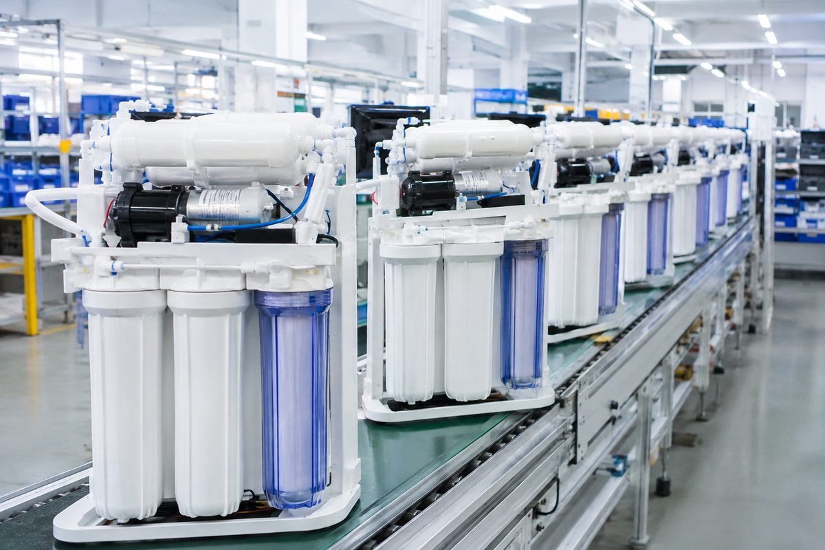 linha de produção de purificadores de água em fábrica